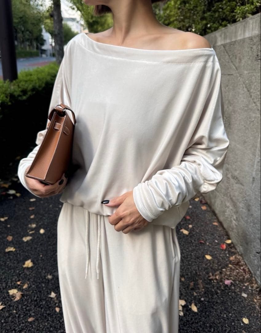 cygne ベロアトップス　ホワイト