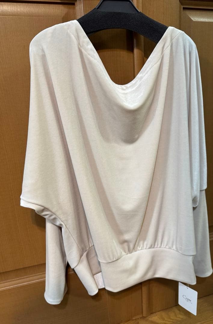 cygne ベロアトップス　ホワイト