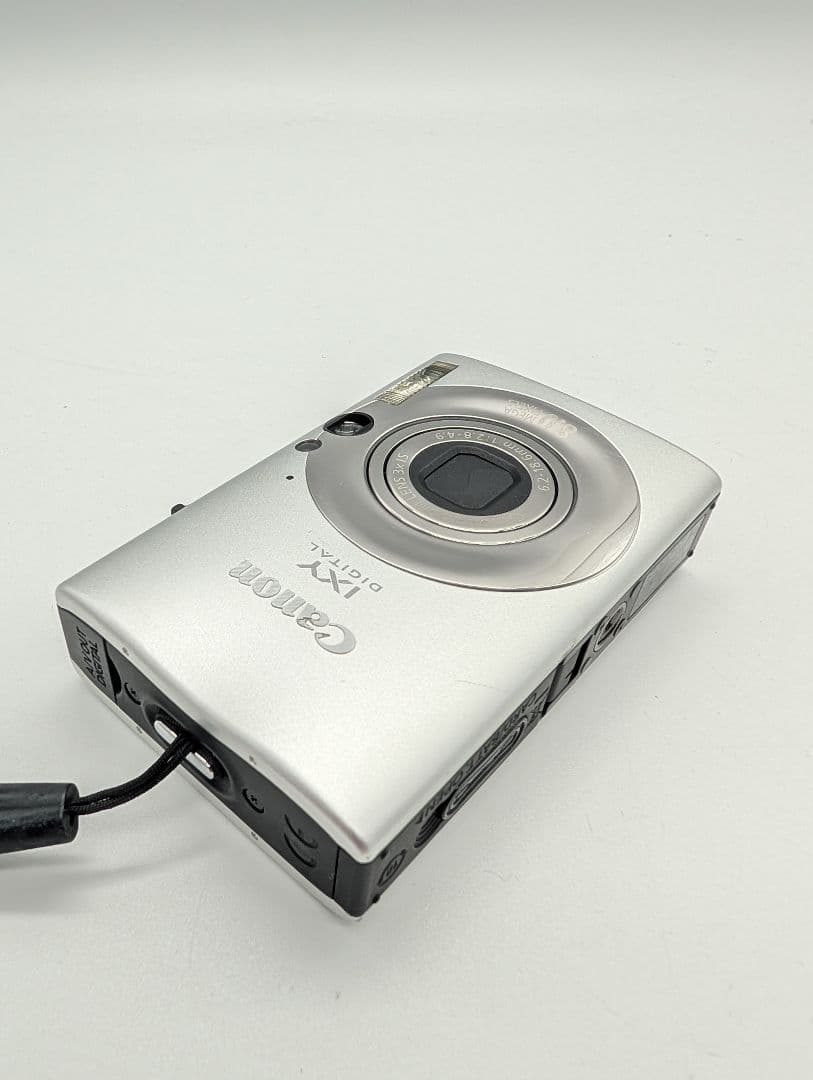 Canon IXY DIGITAL 20 IS デジカメ キャノン シルバー