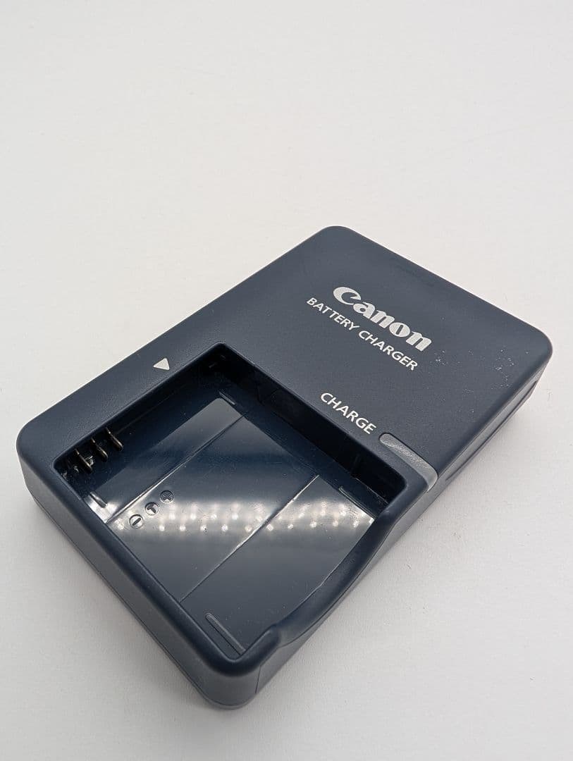 Canon IXY DIGITAL 20 IS デジカメ キャノン シルバー