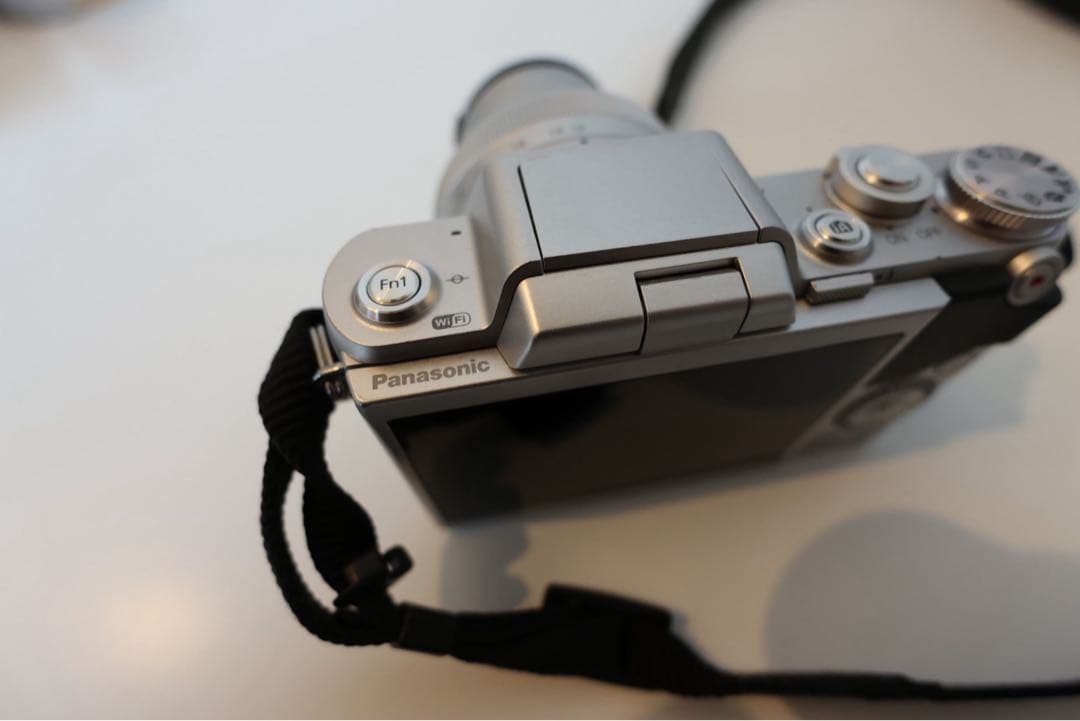 Panasonic LUMIX DMC-GF7 ミラーレス一眼カメラ　ブラック