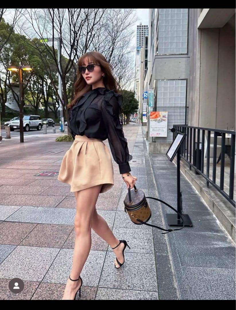 シェリエ sheller サイドヘムショートパンツ