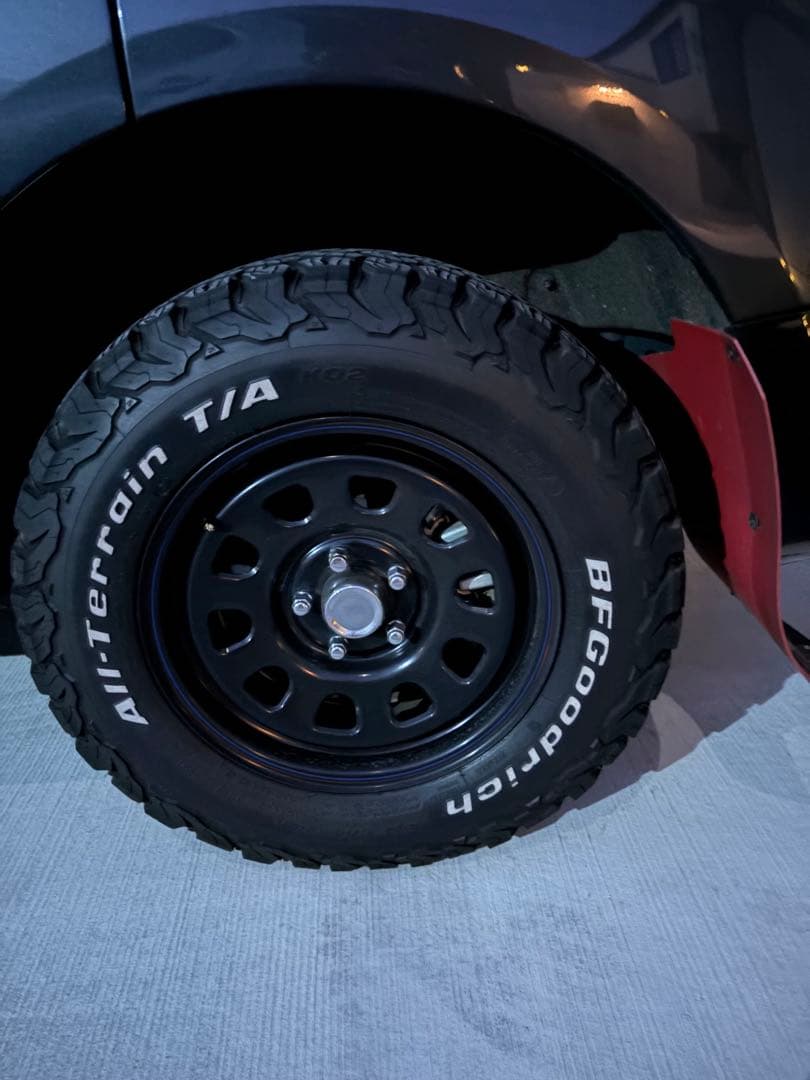 本日最終　BFグットリッチK02 225/70R16デイトナ黒ホイール