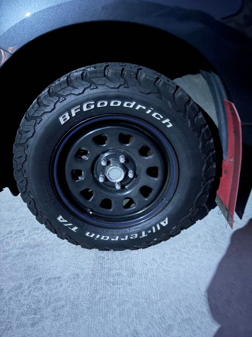 本日最終　BFグットリッチK02 225/70R16デイトナ黒ホイール