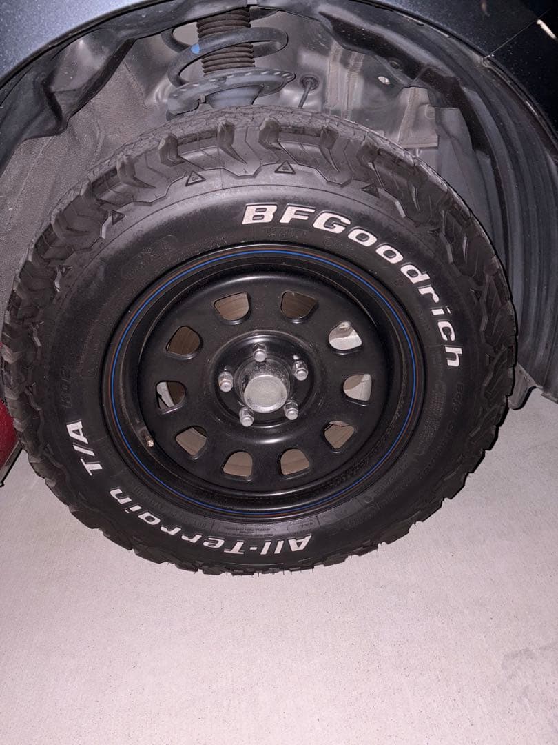 本日最終　BFグットリッチK02 225/70R16デイトナ黒ホイール