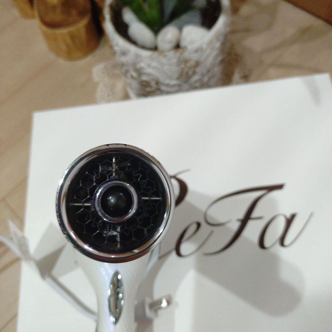 リファ ヘアドライヤー ホワイト早いもの勝ち