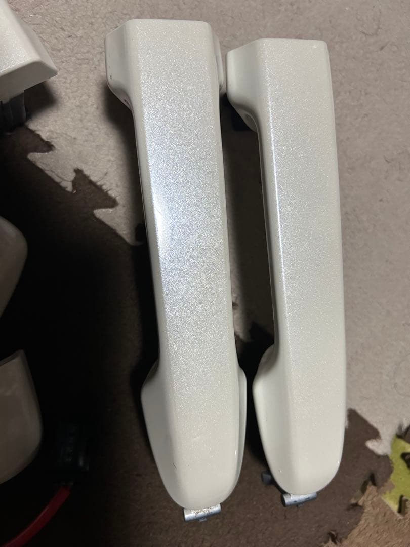 80ノア、ヴォクシー純正 アウターハンドルセット ホワイト