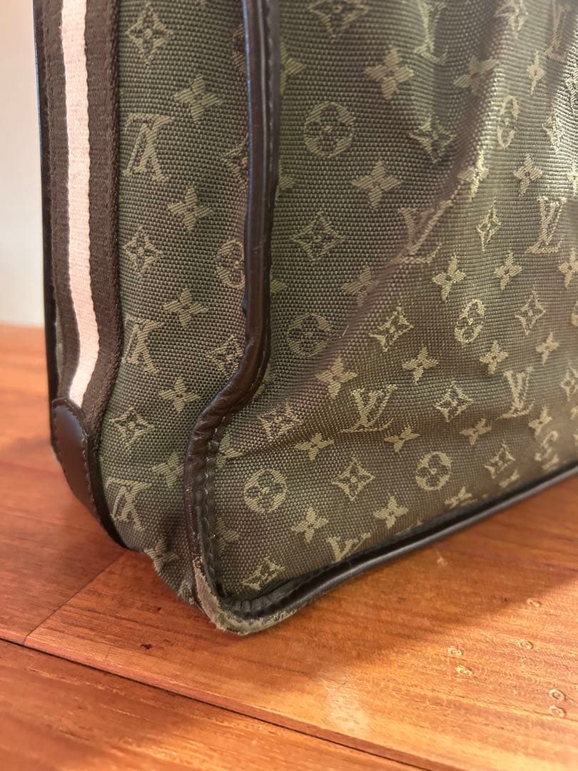 にかく！！Louis Vuitton ビジネスバッグ オリーブグリーン
