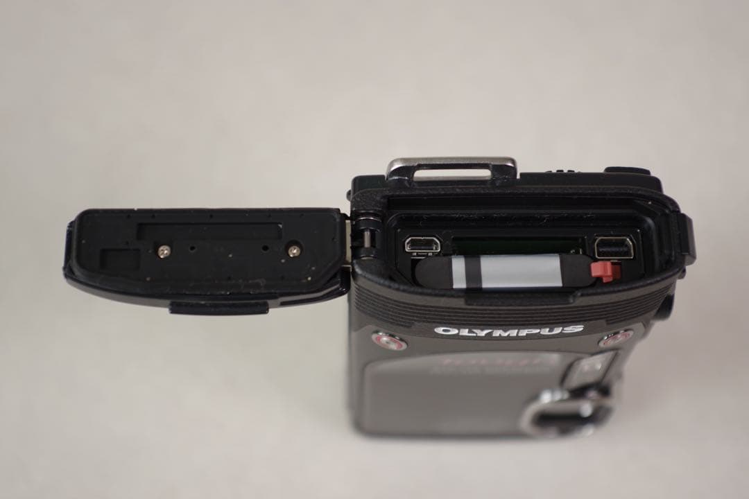 【極美品】OLYMPUS TG-850 防水 防塵 耐衝撃 元箱・付属品有り