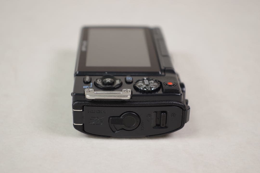 【極美品】OLYMPUS TG-850 防水 防塵 耐衝撃 元箱・付属品有り