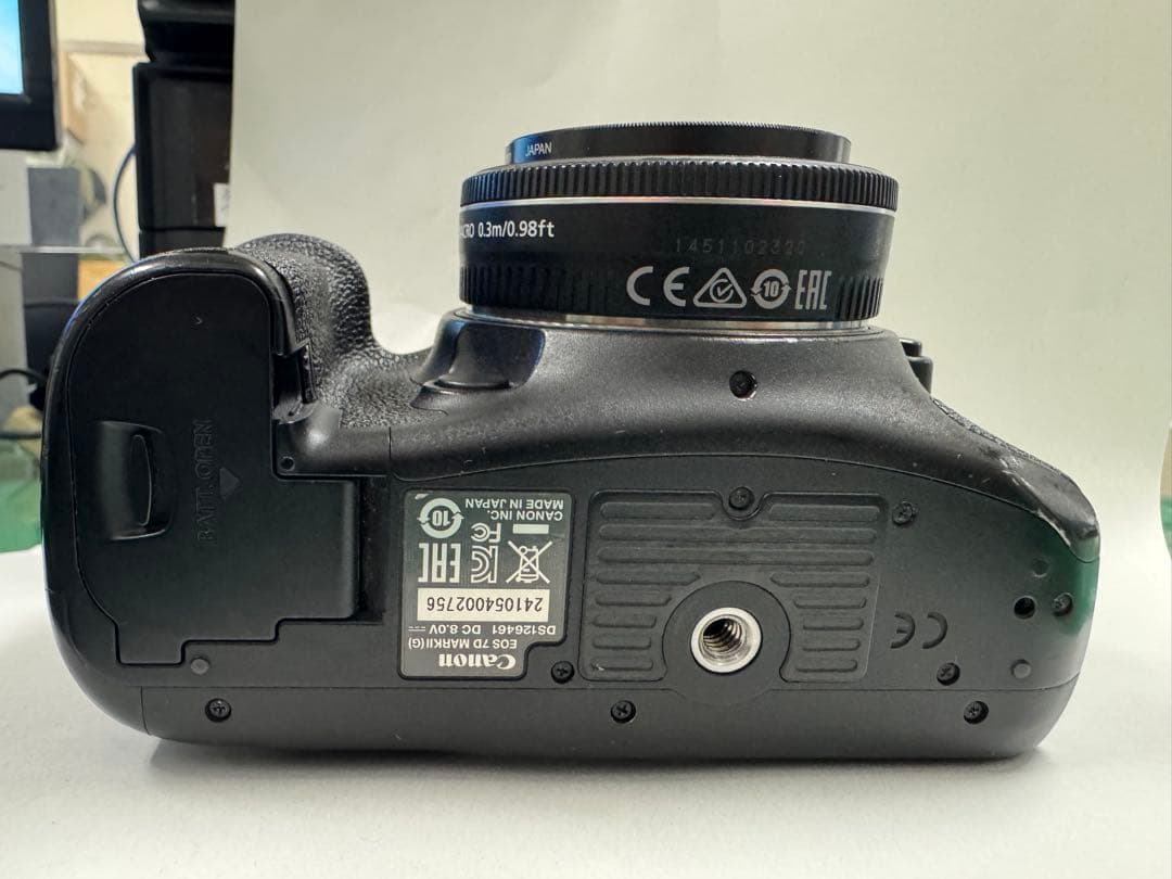 Canon EOS 7D Mark II + EF 40mmレンズ