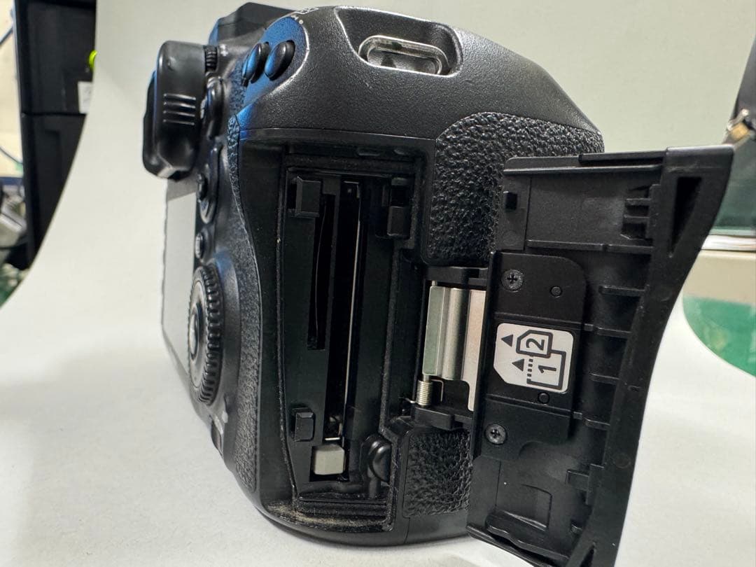 Canon EOS 7D Mark II + EF 40mmレンズ