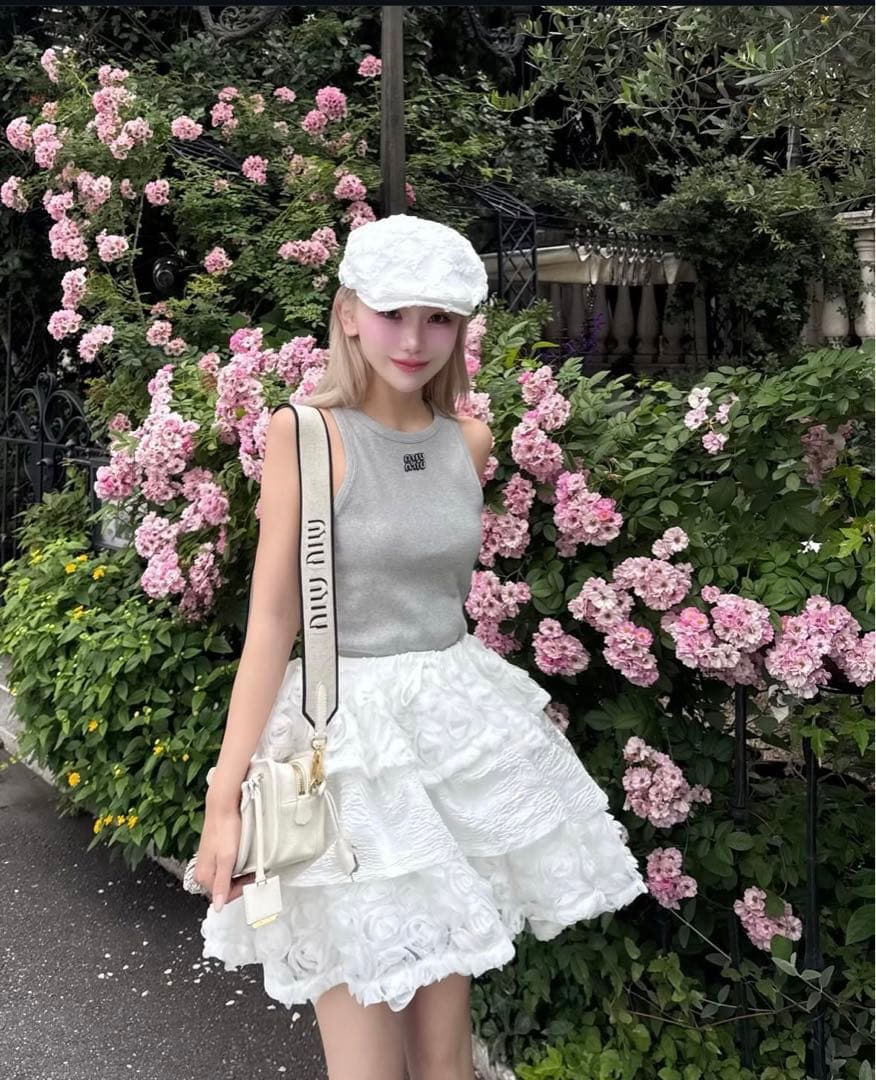 Treat ürself fluffy rose volume skirt