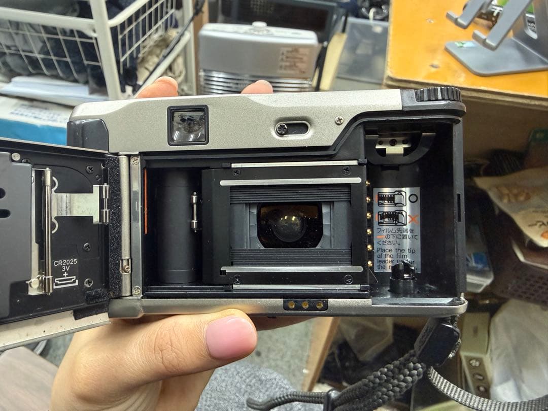 【ジャンク品】CONTAX コンパクトフィルムカメラ シルバー