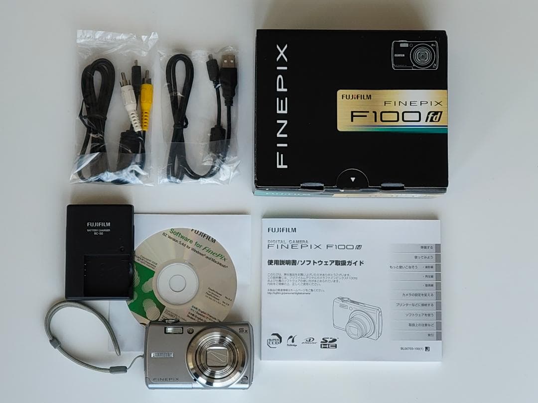 デジタルカメラ FUJIFILM FinePix F100fd