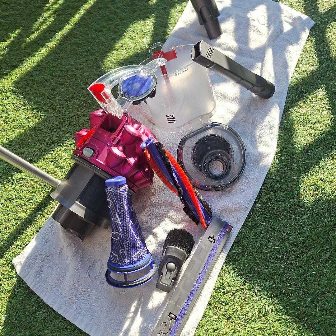 dyson DC63 掃除機　turbinehead 　付属品付　中古品　ピンク