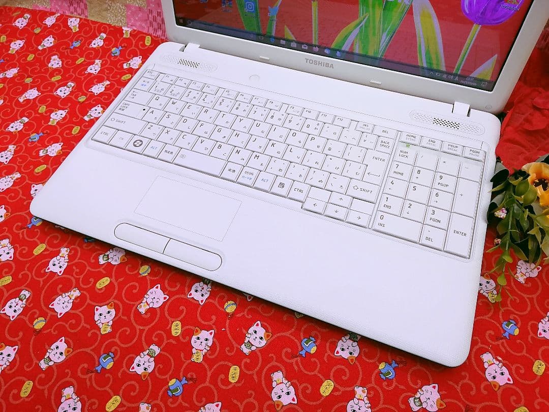 格安/極上品/美品/東芝のホワイト色のノートパソコン/最新Win10/動画編集