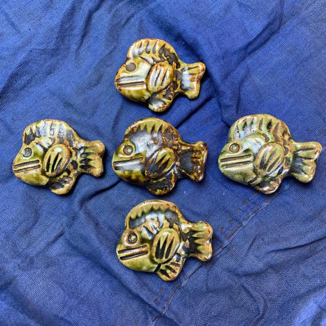 shuiyemikioです。魚　織部焼　箸置