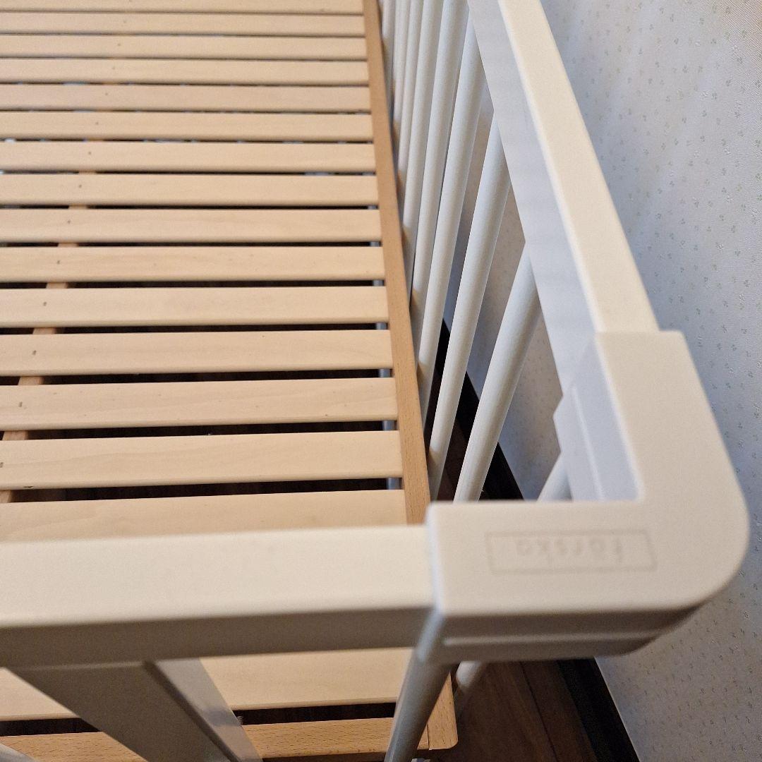 ファルスカ ホワイトベビーベッド　添い寝ベッド