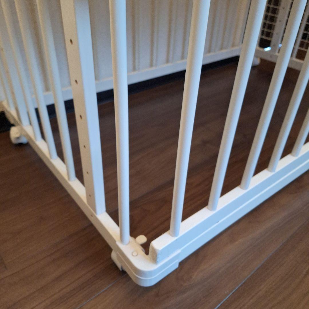 ファルスカ ホワイトベビーベッド　添い寝ベッド