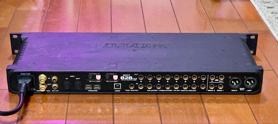 MOTU 828 Mk3 Hybrid オーディオインターフェイス