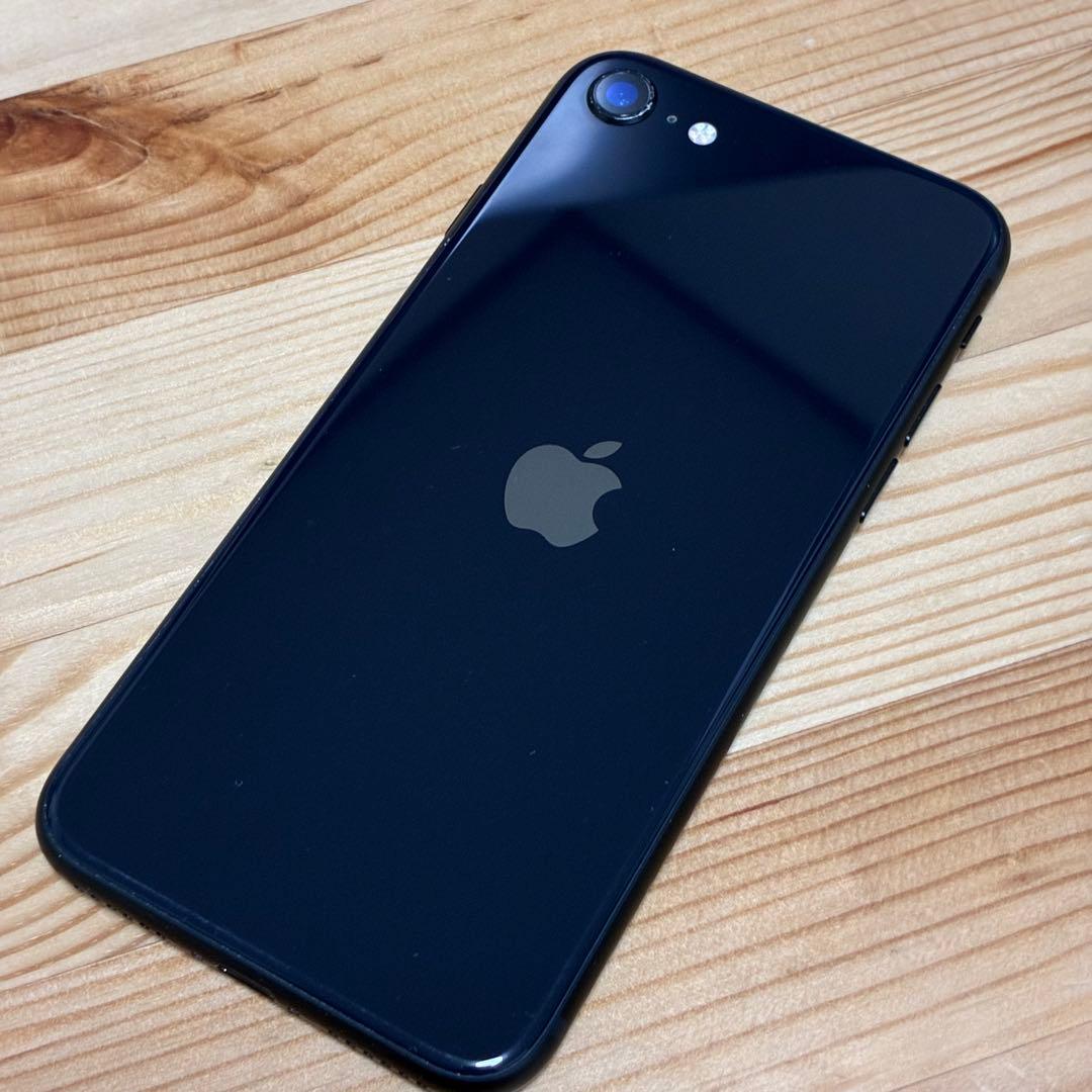 k*a様 バッテリー新品　iPhoneSE第3世代64GB SIMフリー　美品