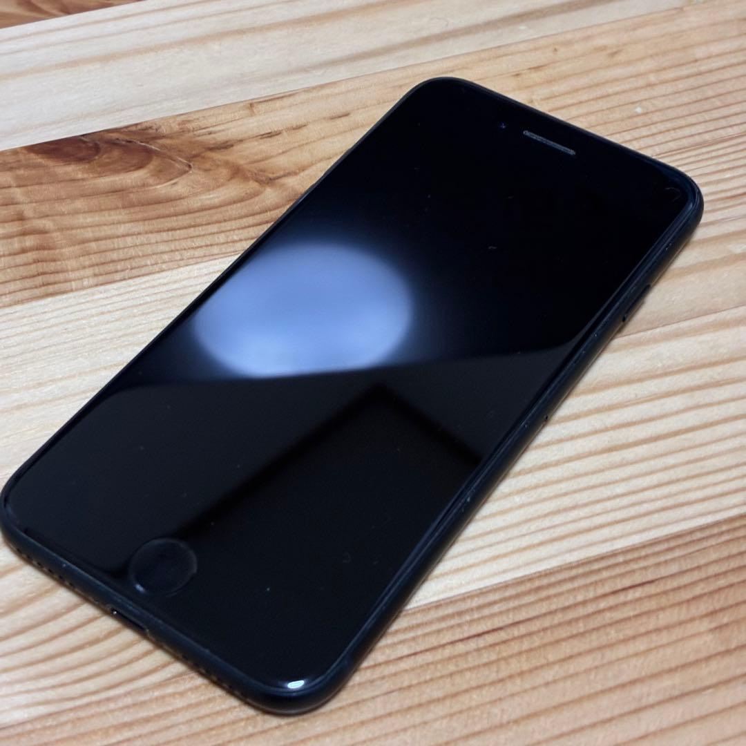 k*a様 バッテリー新品　iPhoneSE第3世代64GB SIMフリー　美品