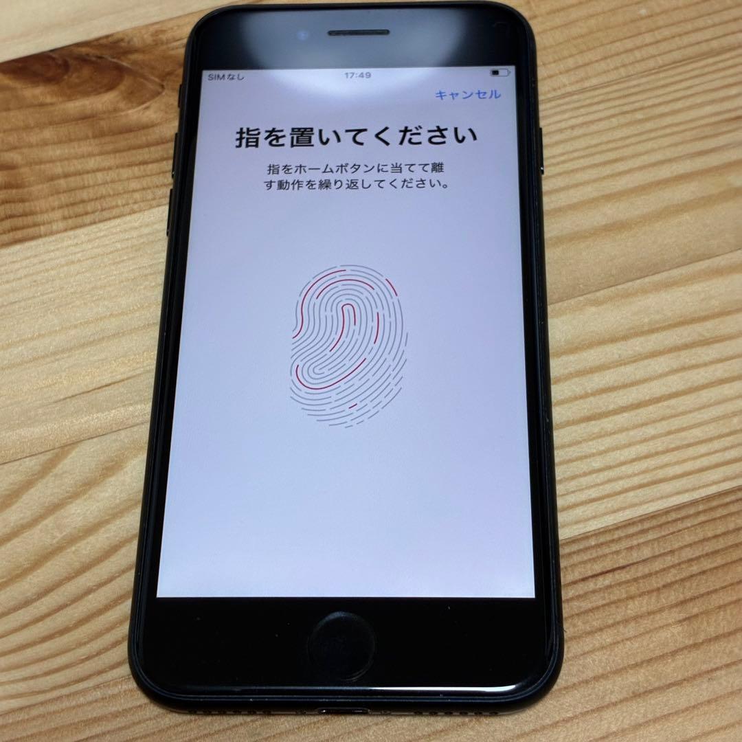 k*a様 バッテリー新品　iPhoneSE第3世代64GB SIMフリー　美品