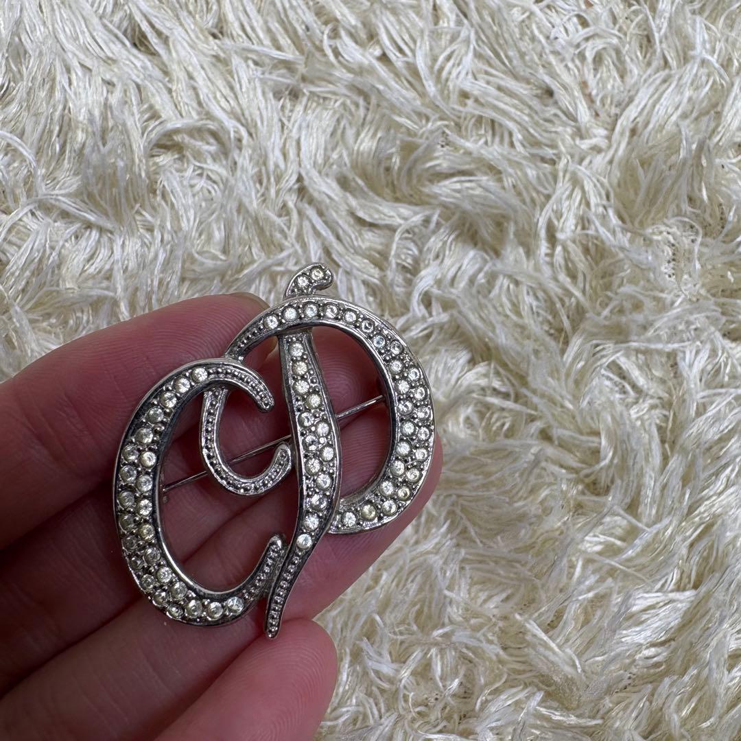 クリスチャンディオール　CDロゴ　ストーン　ブローチ　シルバーカラー