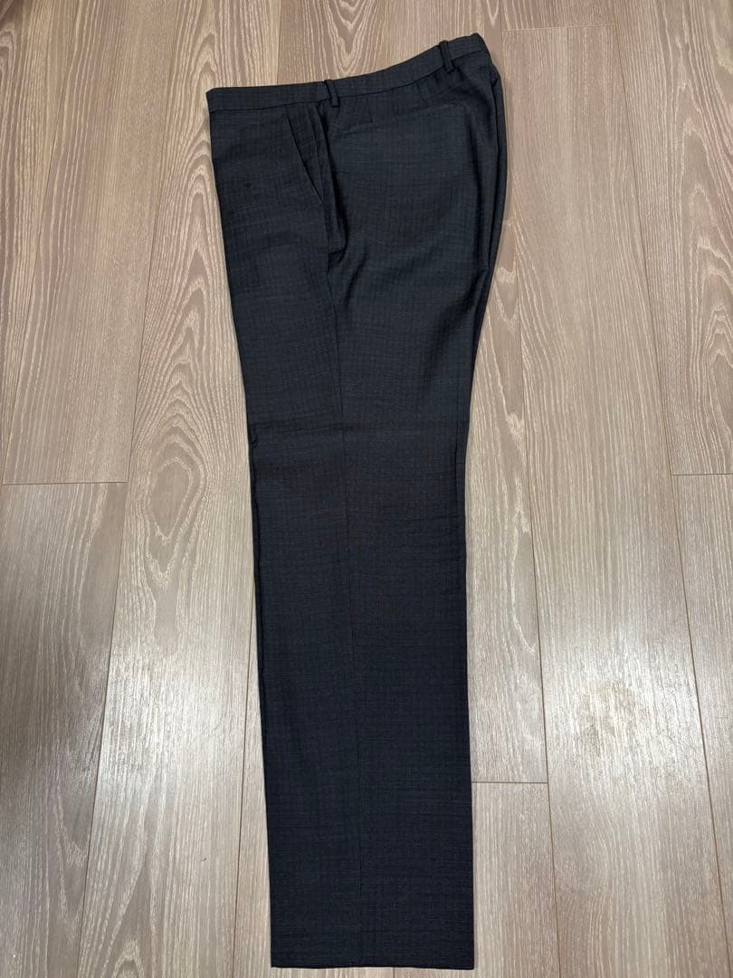 HUGO BOSS（ヒューゴボス)ダークグレー チェック柄 ビジネススーツ