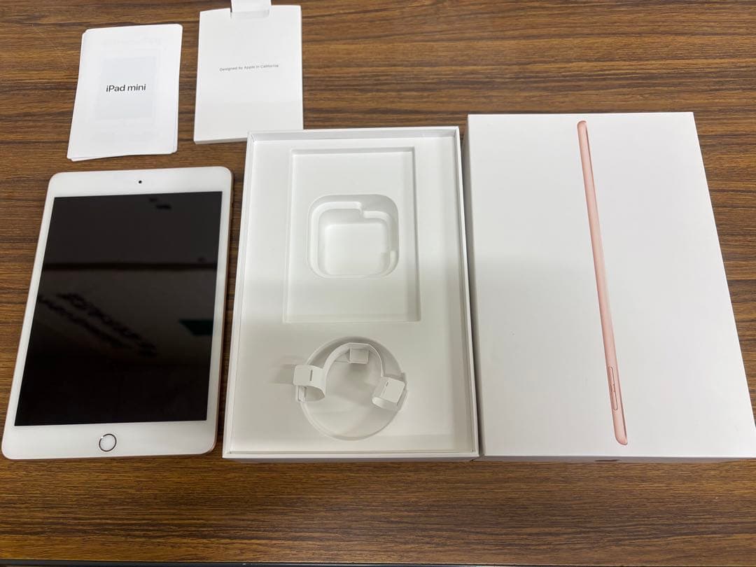 iPad mini 5 WI-FI＋セルラーモデル64GB ゴールド