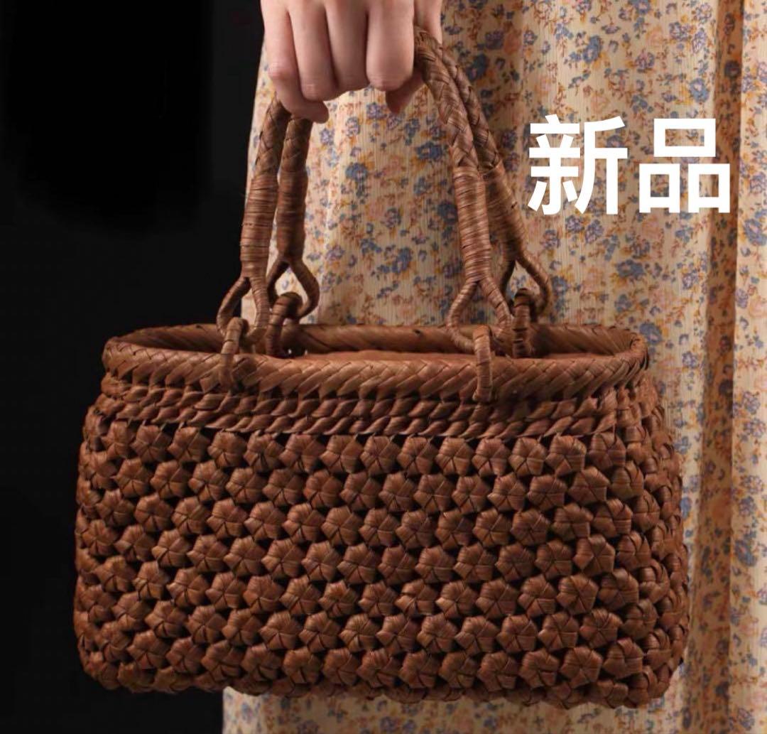 新品　山葡萄かごバッグ 手提げ 保存袋付き 人気の定番 素敵　未使用