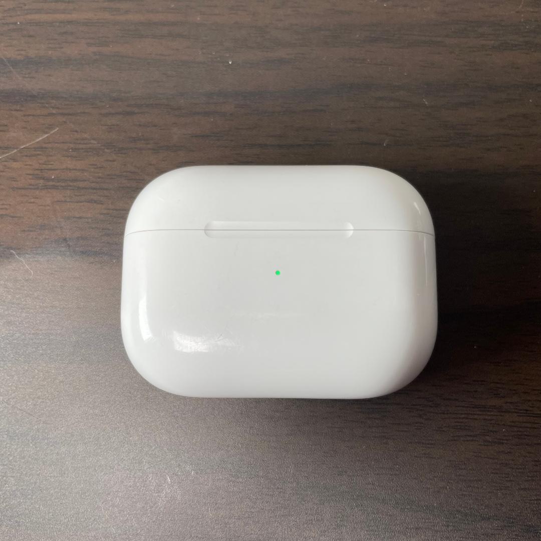 ②AirPods Pro 第2世代 A2698 Lightningタイプ