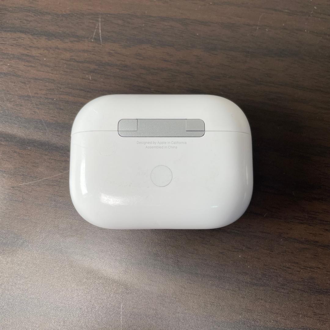 ②AirPods Pro 第2世代 A2698 Lightningタイプ