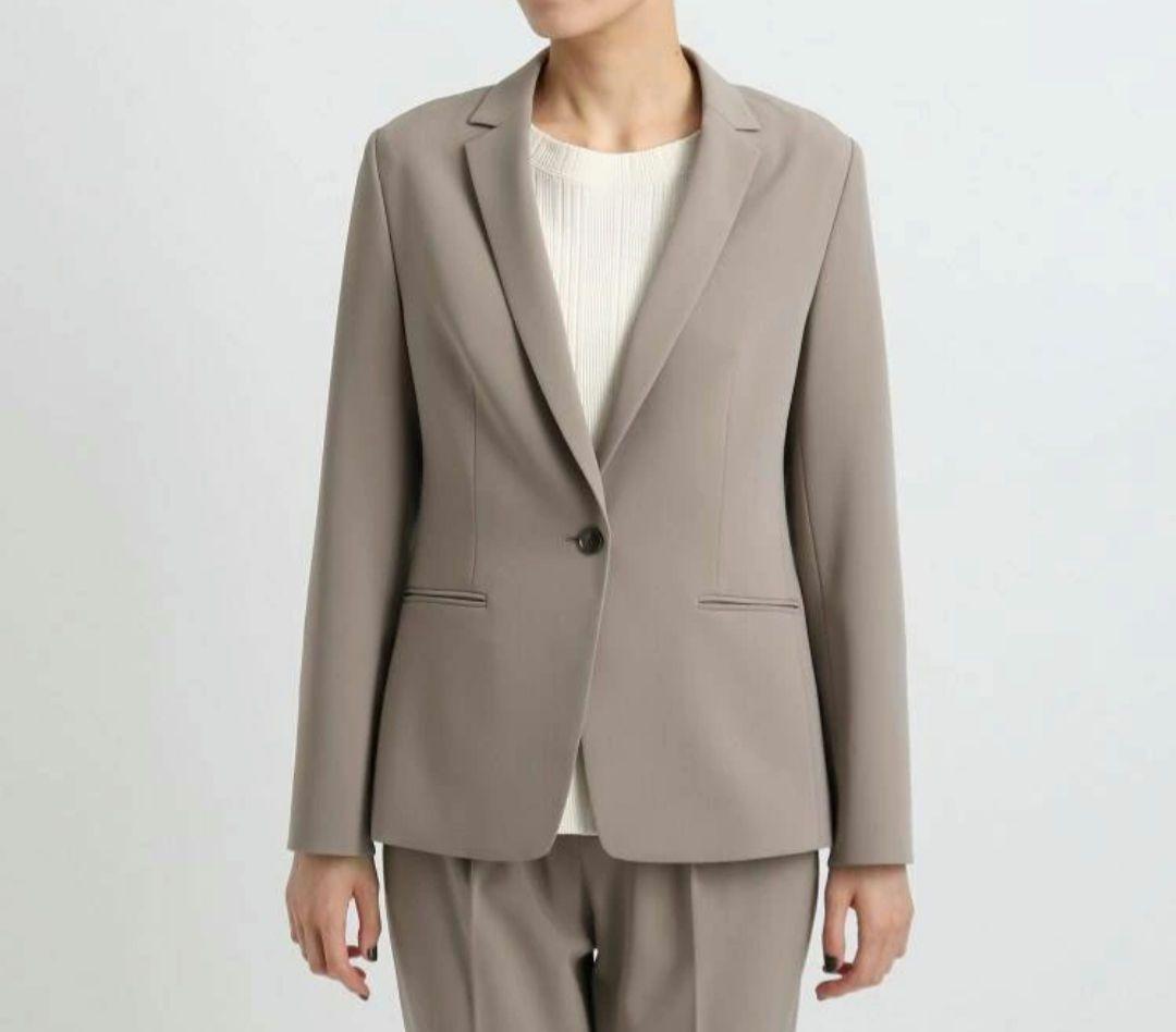 INDIVI　ストレッチテーラードジャケット、ストレッチタックテーパードパンツ