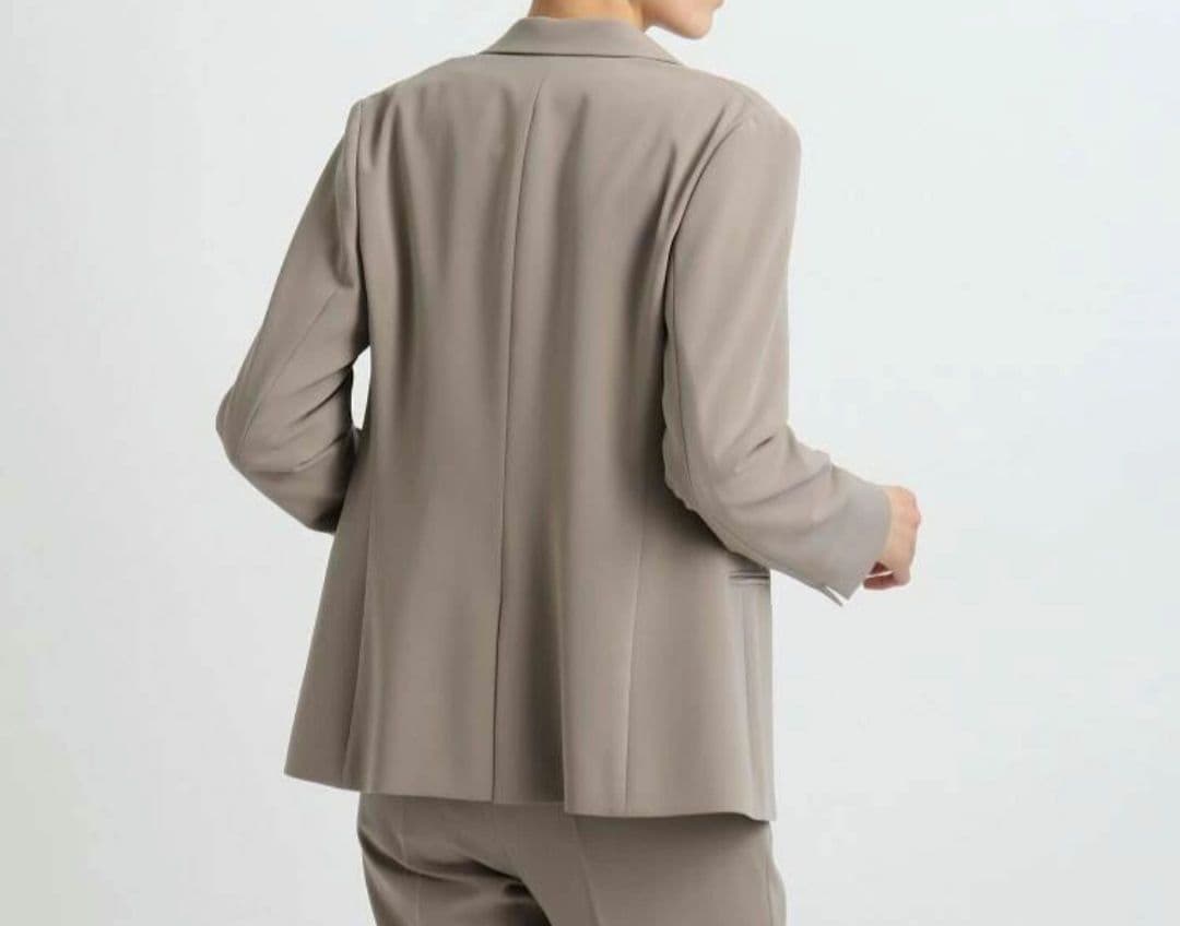 INDIVI　ストレッチテーラードジャケット、ストレッチタックテーパードパンツ