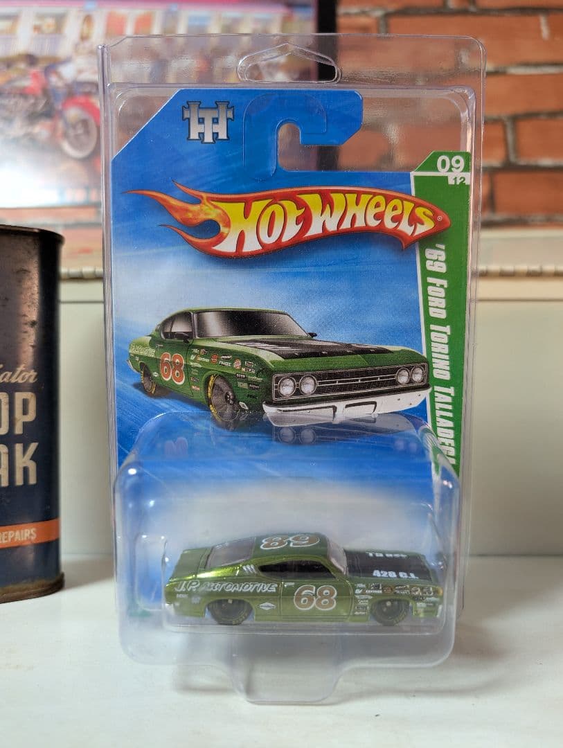 ホットウィール フォード トリノタラデガ スーパートレジャーハント
