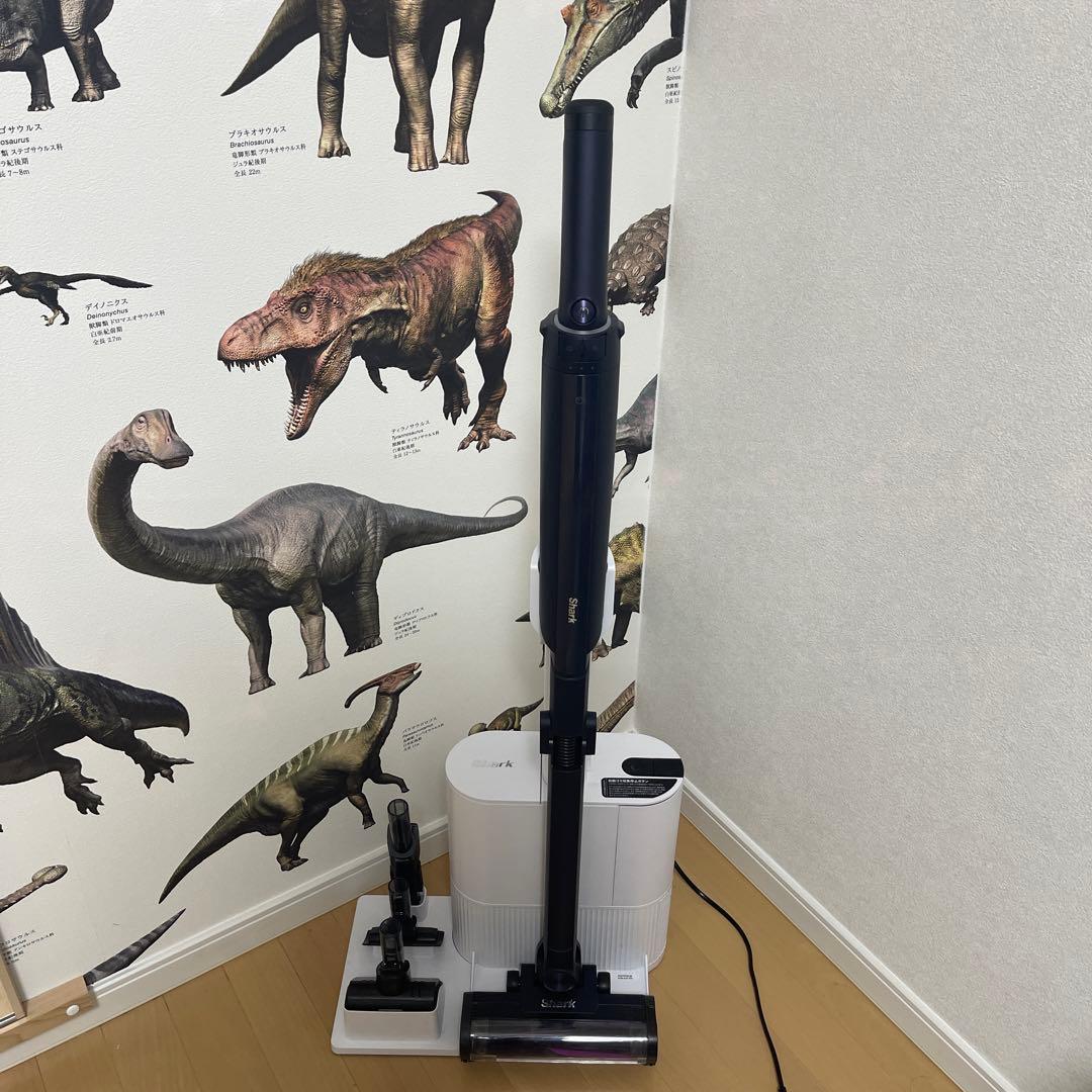 SHARKシャーク　自動ゴミ収集ドック搭載 コードレスクリーナー　展示品
