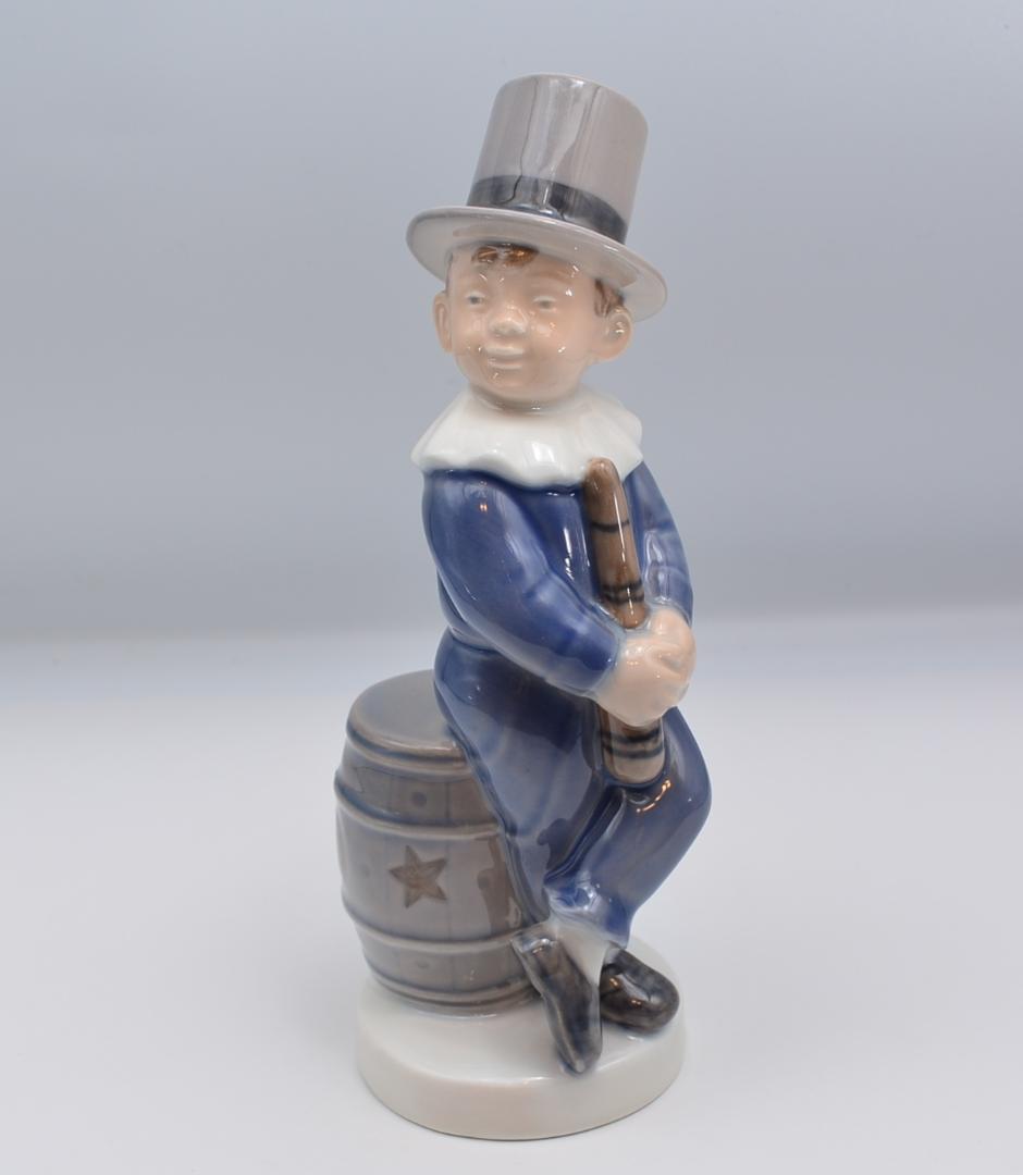 樽に座る少年　＃4524　★ロイヤルコペンハーゲン　デンマーク　ヴィンテージ