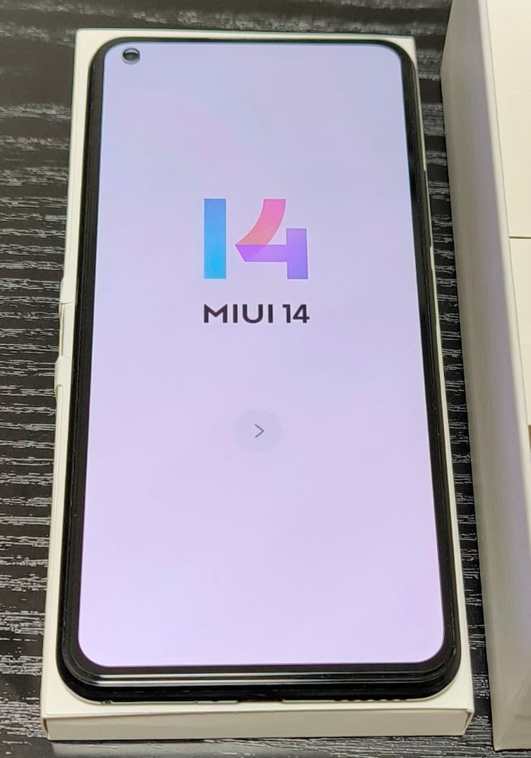 【美品】Xiaomi Mi 11 Lite 5G ACアダプターとカバー付き