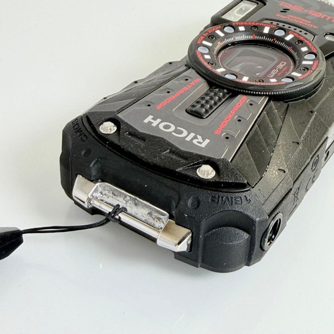 美品❀RICOH WG-30 デジカメ 本体 コンデジ デジタルカメラ 黒 防水