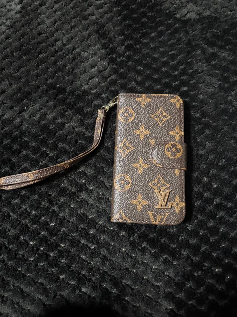 Louis Vuitton モノグラム 手帳型ケースiPhone12用