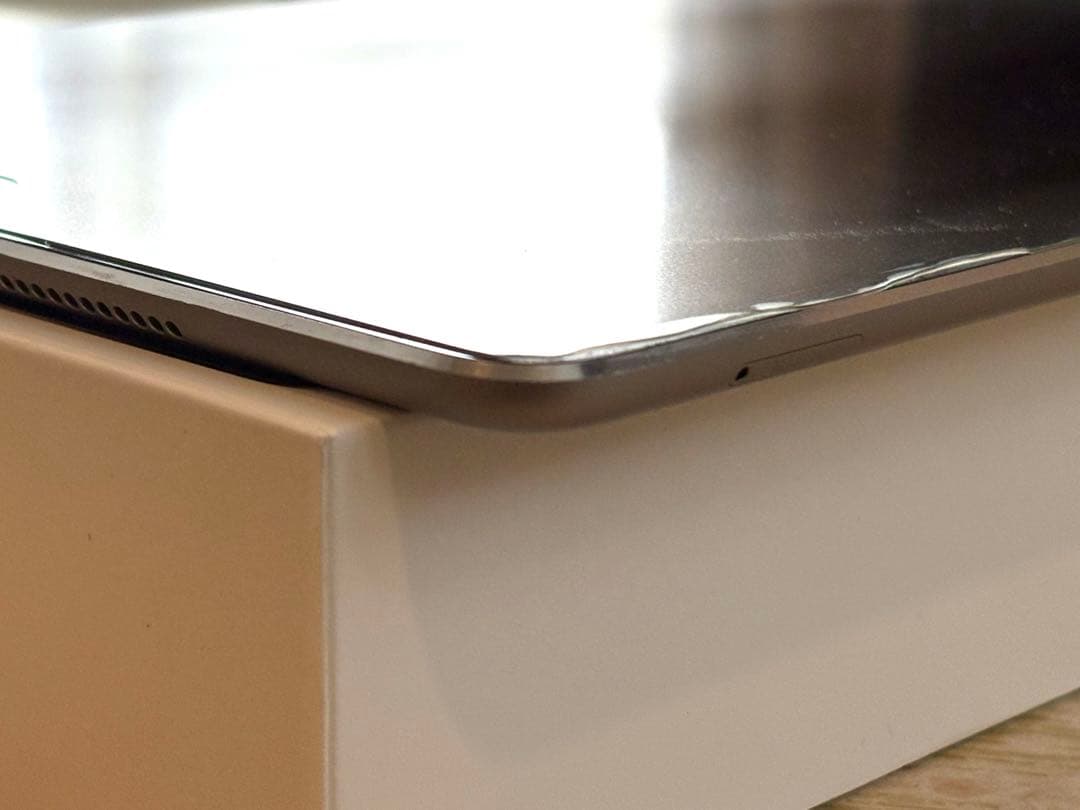 ア*ン様 ⭐️iPad 10.5インチ シルバー ペンシル&キーボード付き⭐️