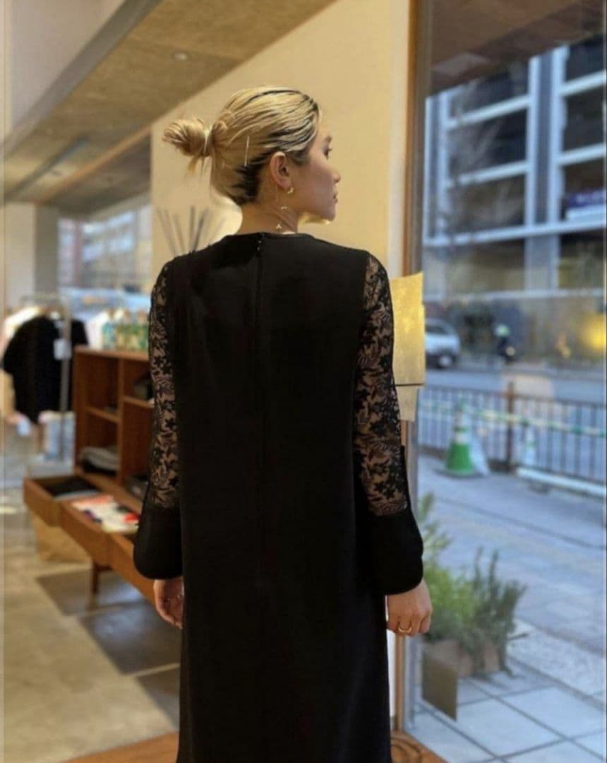 mame kurogouchi　Floral Lace Sleeve Dress