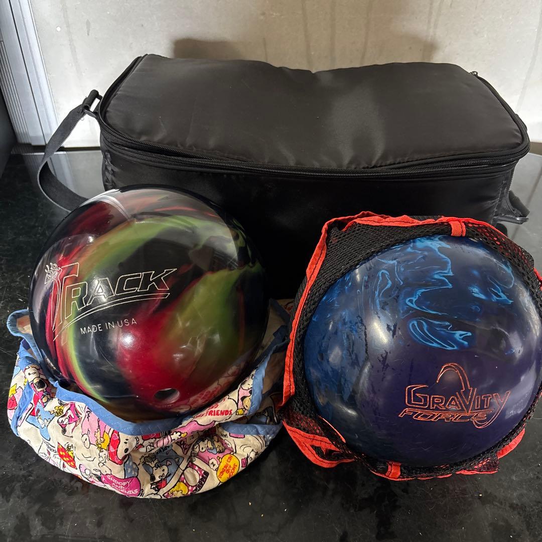 ボウリングボール2個セットとバッグ