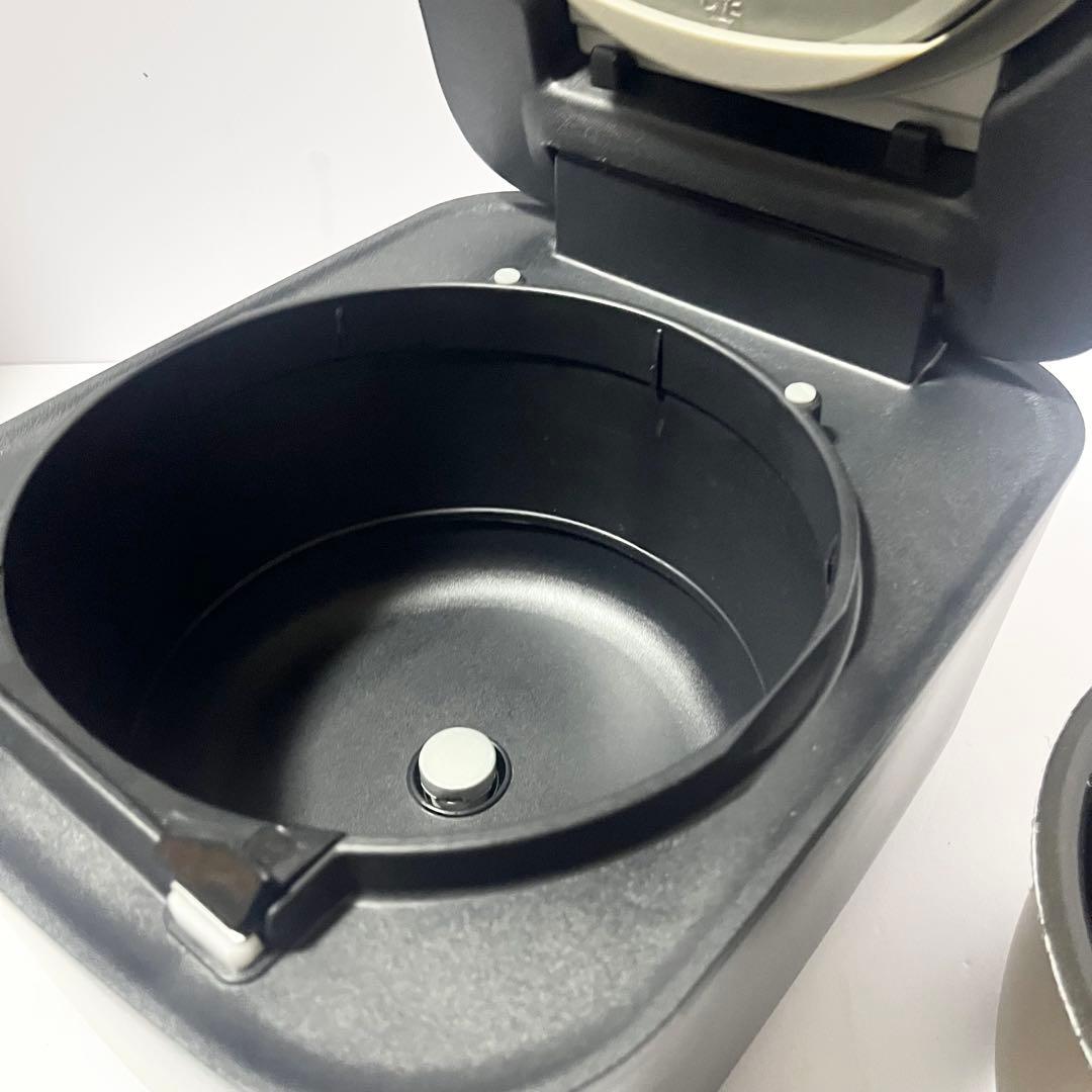 【きゃる】HITACHI RZ-V100GM 圧力&スチームジャー炊飯器