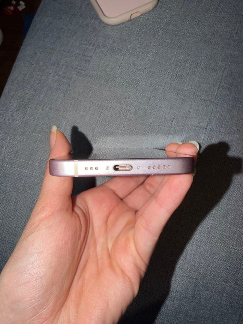 iPhone 15 ピンク 128GBです