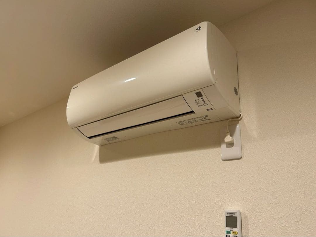 年内処分！使用回数少！8〜15畳 送料込み エアコン 2022年製