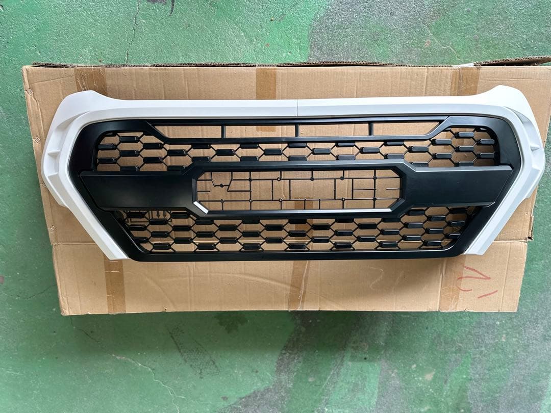 フロントグリル ブラック