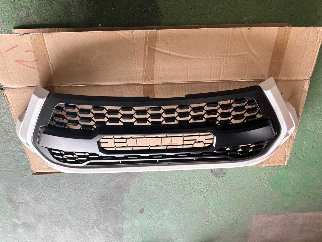 フロントグリル ブラック